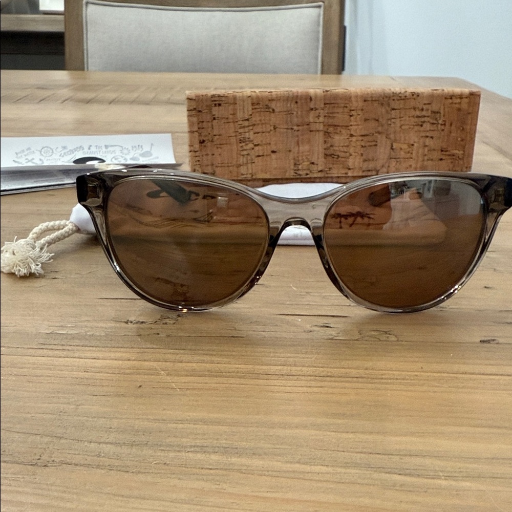 Costa Black Sunglasses with Cork Box - Picture 4 of 6